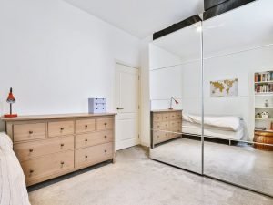 Espelho de Vidro em Elias Fausto