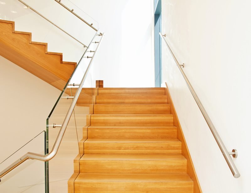 Sacada de segurança com corrimão em Jardim Mercedes