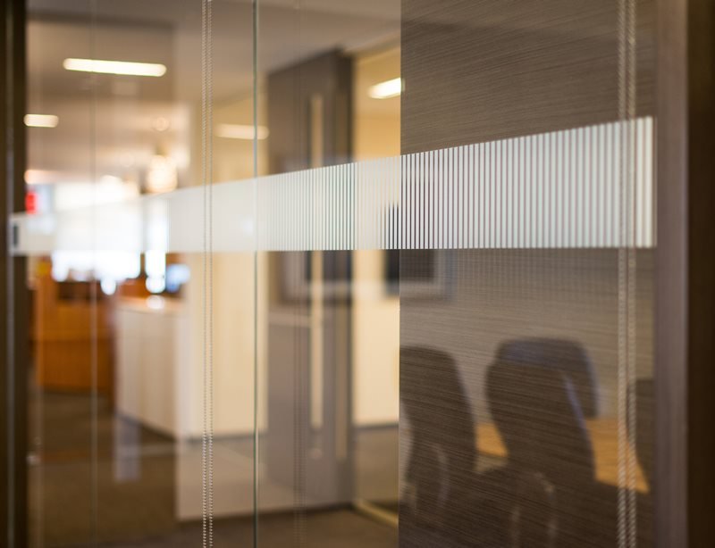 Vidraceiro instalador de divisórias vidro em Mendonça