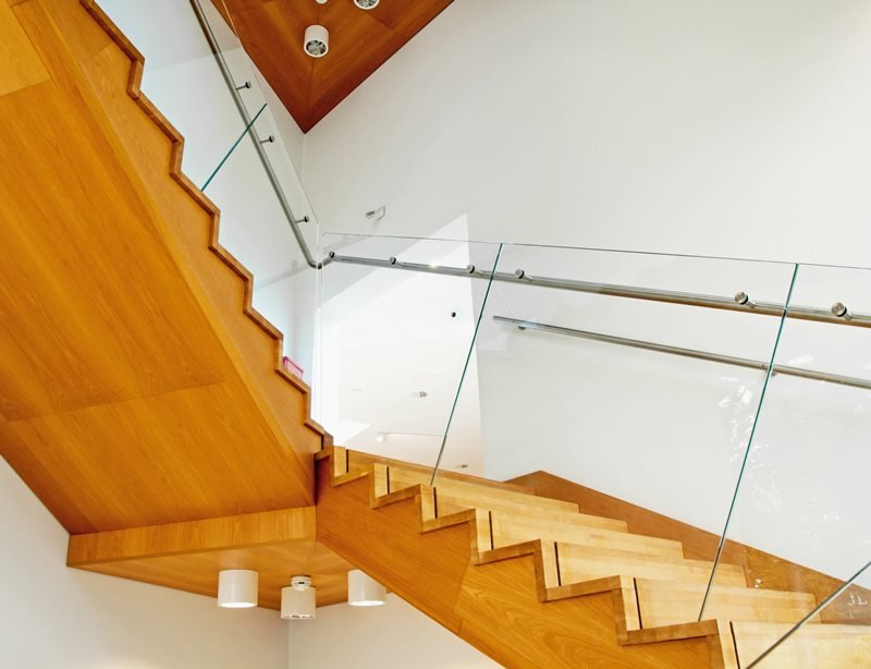 Sacada de segurança com corrimão em Distrito de Barão Geraldo